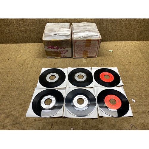 187 - Large selection of 45s.