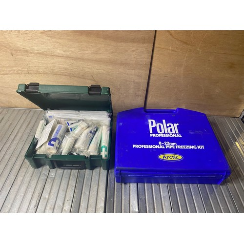 278 - first aid kit and polar professional pipe fixing kit 8-22mm.