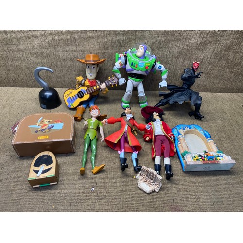 1019 - Mixed toys including: Woody, Buzz lightyear, Peter Pan and Captain Hook.