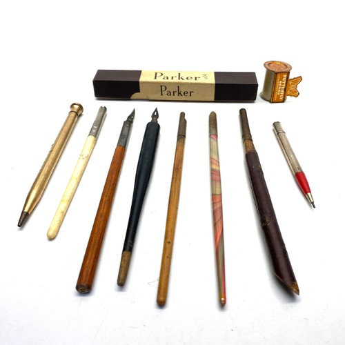 590 - Vintage pens and accessories including: Rolled gold pens and pencils.