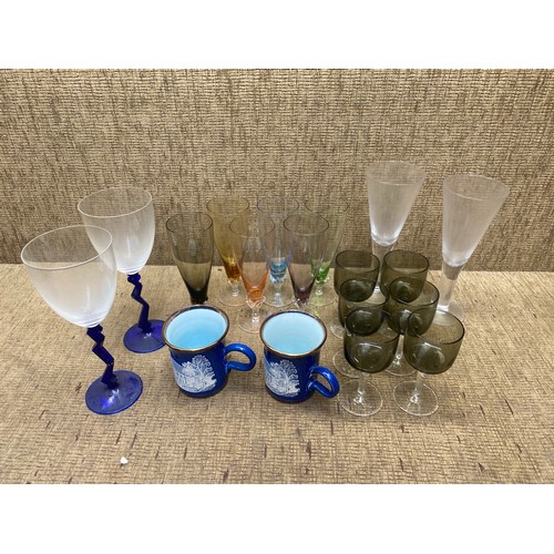 945 - Selection of funky glasses and 2 ewenney pottery mugs.