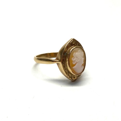 774 - 9ct gold cameo ring (hallmarks possibly italian, quite worn MYOMU tests as gold)