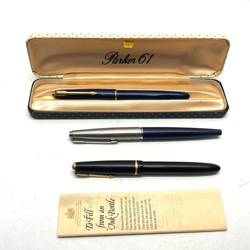 607 - Three Parker pens Parker 61 duofold, Parker slimfold and one other parker all with 14ct gold nibs