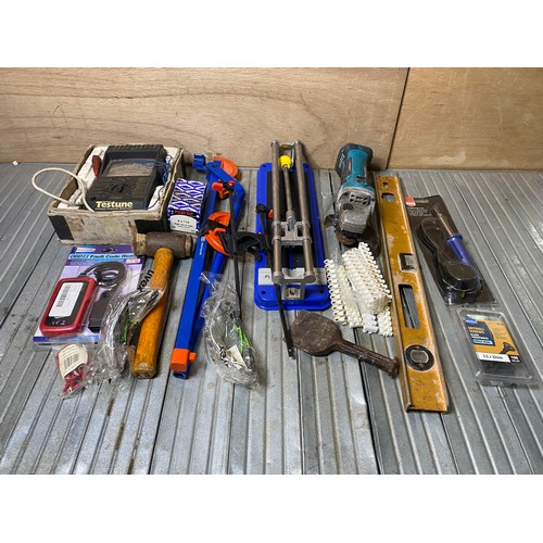 155 - Mixed tools including spirit level, pipe bender, and a gunsons testune analogue diagnostic multimete... 