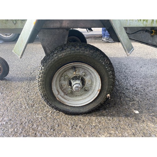 171 - ERDE 102 Trailer (one tyre is flat)