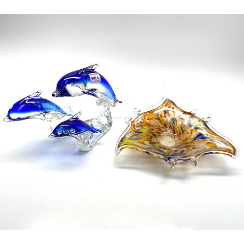 469C - Murano glass bowl and 3 dolphin figurine.