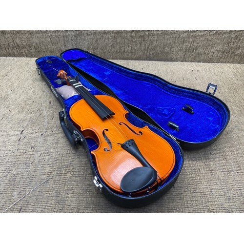 472C - Skylark Grand junior violin.