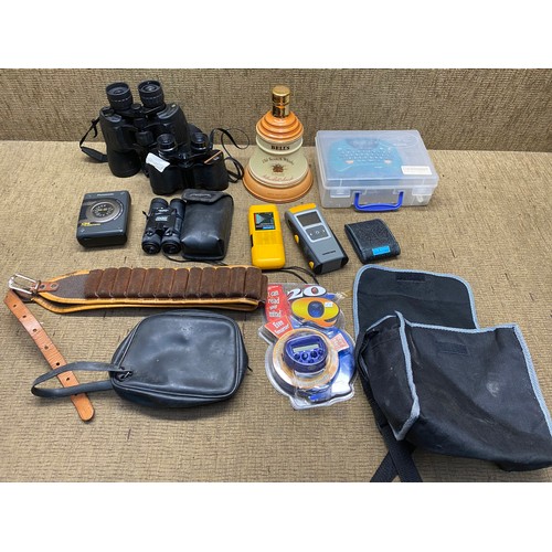 474F - Mixed items including two pairs of binoculars and a Sony Walkman.