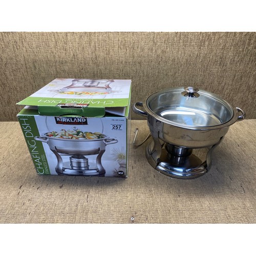 257 - Chafing dish stainless steel 4.7Ltr.