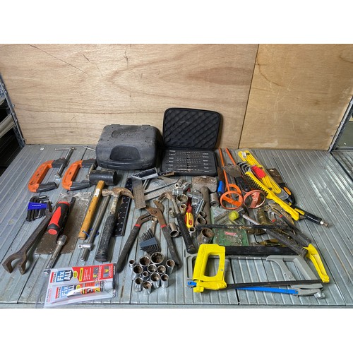 269 - Mixed tools including: G clamps, spanners and socket sets.