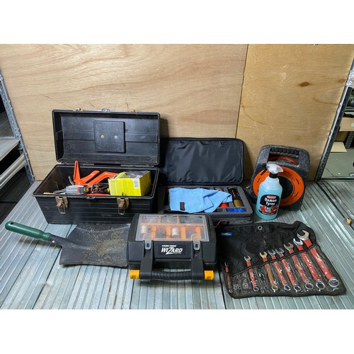 272 - mixed tools including: Tool boxes and black & Decker wizard rotary tool.