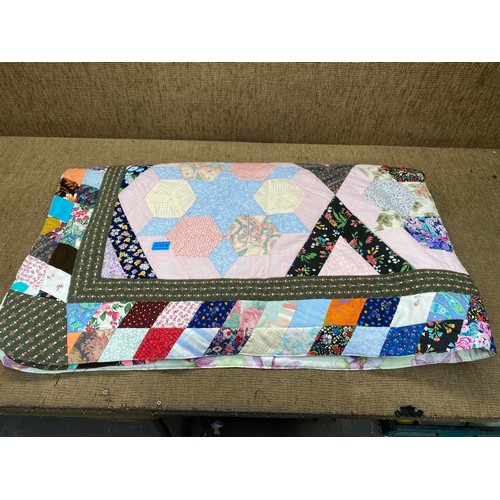 1023A - Vintage patchwork quilt.