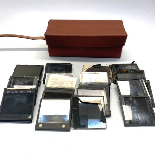 659 - Box of vintage picture slides.