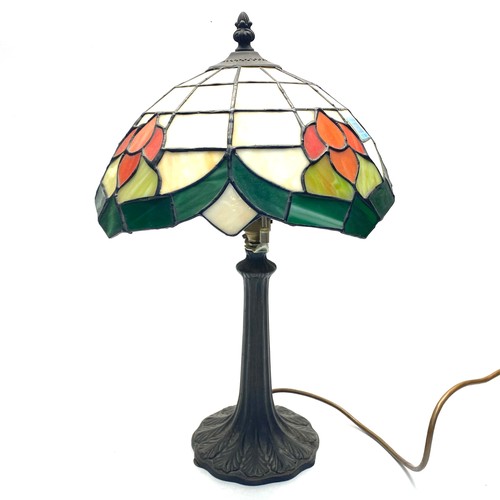 1030 - tiffany style lamp.