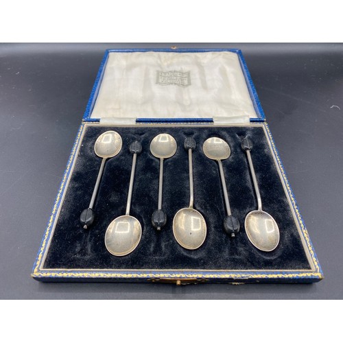 833 - Set of six sterling silver bean spoons. Hallmarked Birmingham 1913 by William Suckling Ltd, Albion S... 