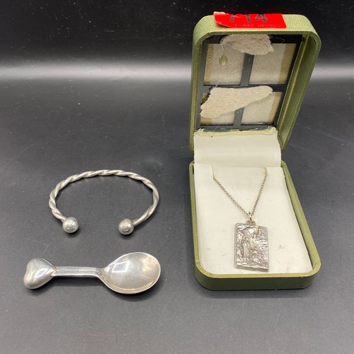 714 - Italy silver chain and pendant, TFTE silver heart spoon and a silver Bracelet (NHMTAS MYOMU)