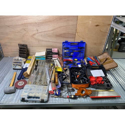 99 - Large selection of mixed tools including g clamps, router bits, screw drivers.