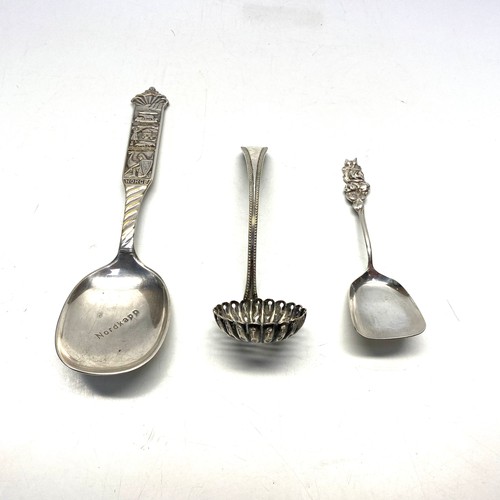 863 - Reed and Barton silver shovel spoon (NHM) Nordkapp T.K80GR silver spoon and a sugar sifter (tests as... 