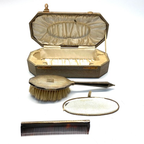 888 - Sterling silver boxed brush and comb in its original box. Hallmarks for Birmingham 1929 by the Danie... 