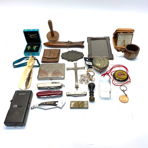 892 - Mixed collectibles including an Antique silver picture frame.