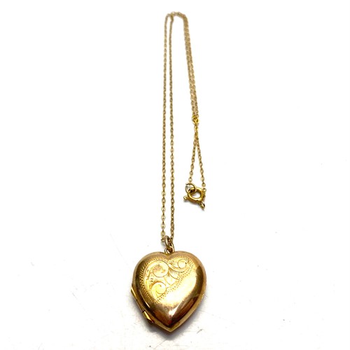 894 - 9ct gold locket and chain. 3.6g