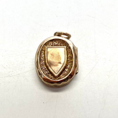 921 - Gold locket (no hallmarks tests as gold MYOMU) 5.1g