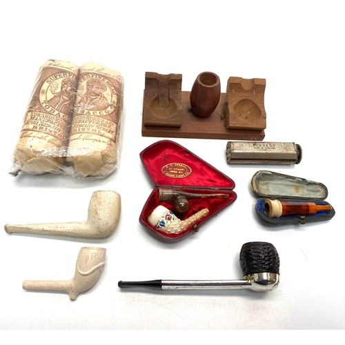 778 - Selection of tobacco related collectables.