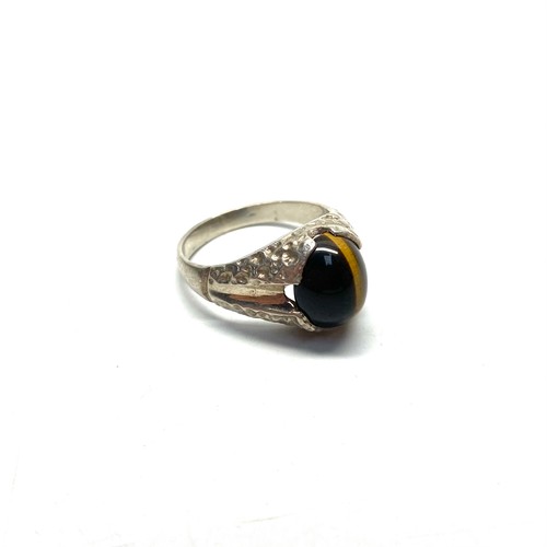 909 - Tigers eye sliver ring size T.