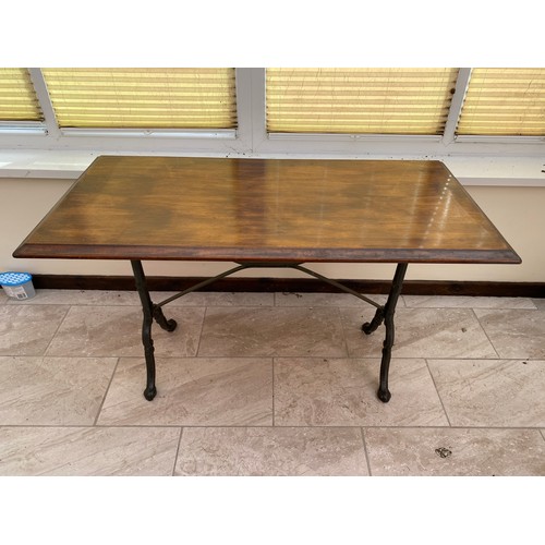 1117 - Pub table with cast iron base 122cm x 61cm