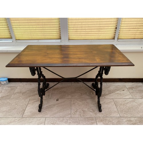 1118 - Pub table with cast iron base 122cm x 61cm