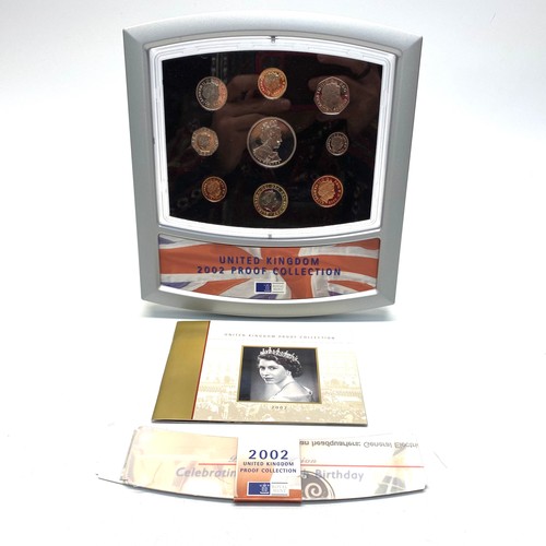 939 - Royal mint 2002 United Kingdom deluxe proof coin presentation display (boxed)