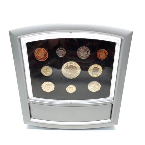 940 - Royal mint 2000 Millennium United Kingdom deluxe proof coin presentation display (boxed)