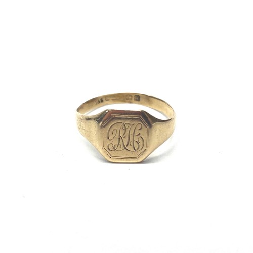 814A - 9ct gold signet ring, size T. 2.3g.