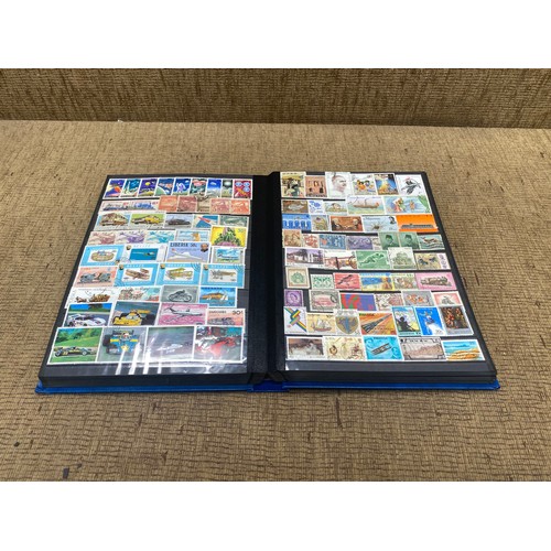 786 - World book of stamps collection in mint condition full, containing 64 pages.