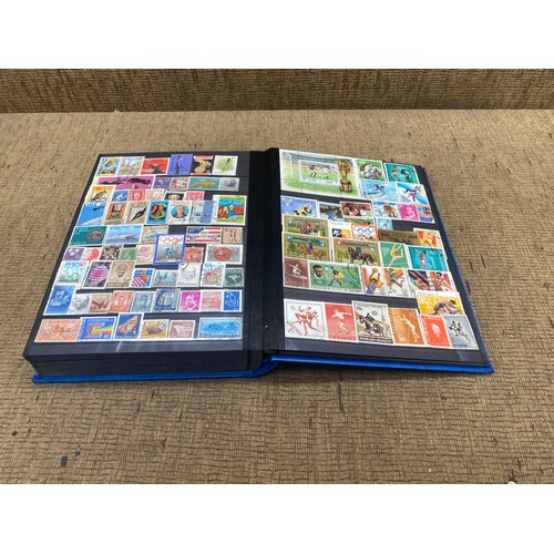 786 - World book of stamps collection in mint condition full, containing 64 pages.