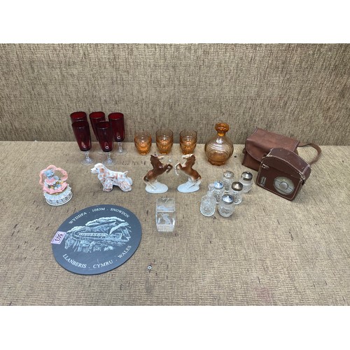 503 - mixed collectable items including cranberry glass, vintage cameras and ceramics.