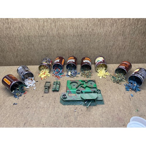 1088 - Selection of mini plastic army figures including animals and some tanks