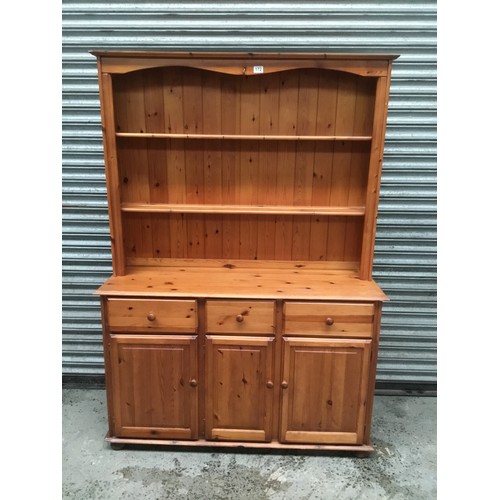 172 - Welsh pine dresser 127cm x 179cm