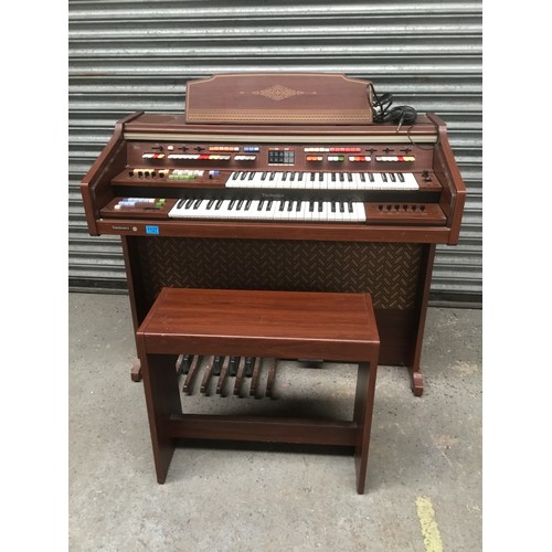 1127 - Technics U60 organ bold and stool