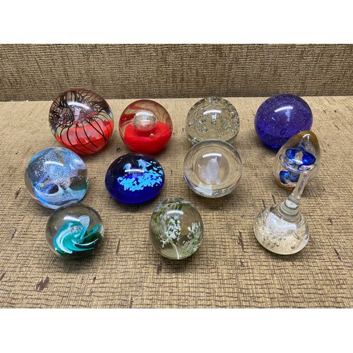 449 - 11 mixed selection of paper weights.