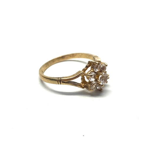 881 - 9ct gold cluster ring with CZ stones size 2.1g