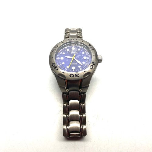 882 - Ti22 Titanium Divers watch in original box with instructions, not worn. (The watch is working with a... 