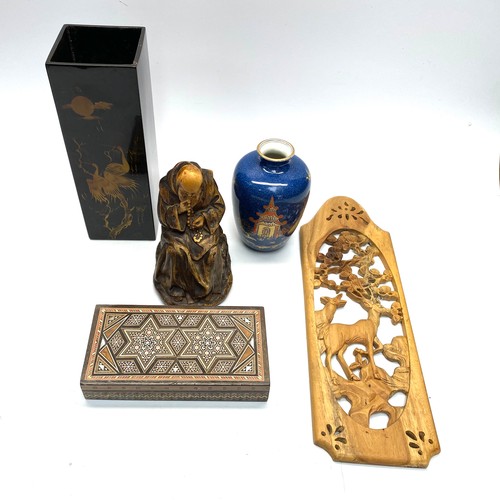 739 - Collectible items including: Stunning chinese hand decorated vase and treen.