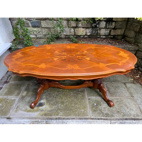 1172 - Italian satinwood coffee table with stunning inlays.