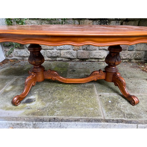 1172 - Italian satinwood coffee table with stunning inlays.