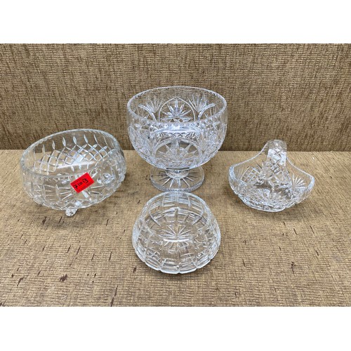 710B - Collection of crystal including: bowls, vase and flower basket.