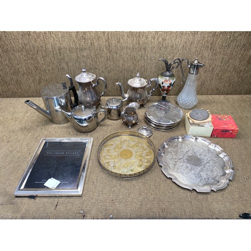 480 - Large collection of mixed stainless steel and some plate.