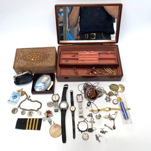 758 - Mixed collectables including a miniature jubilee medal, watches, and Jewelry boxes.