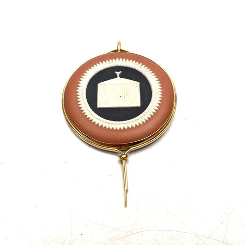 760 - Interesting and rare Wedgewood tri-colour gold on sterling silver Rolls Royce pendant with hallmarks... 