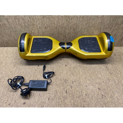 1008 - Gold hoverboard; Model number: M1/M1X/H8/X10. (With Charger)